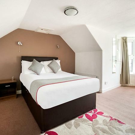 Corner Hotel Карноусті Екстер'єр фото