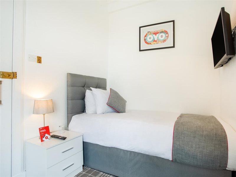 Corner Hotel Карноусті Екстер'єр фото