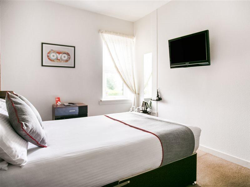 Corner Hotel Карноусті Екстер'єр фото