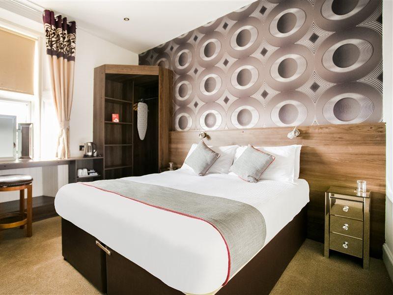 Corner Hotel Карноусті Екстер'єр фото