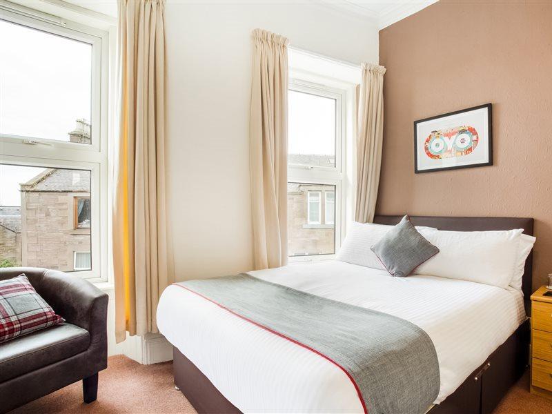 Corner Hotel Карноусті Екстер'єр фото