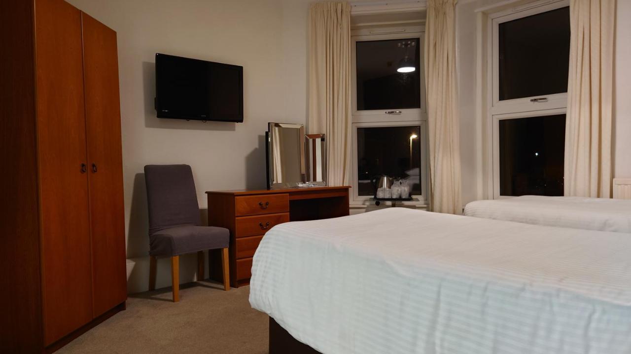 Corner Hotel Карноусті Екстер'єр фото