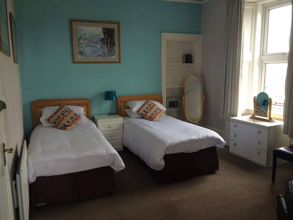 Corner Hotel Карноусті Екстер'єр фото