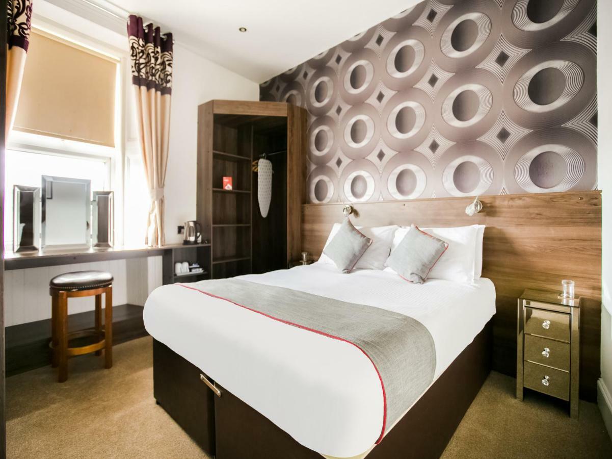 Corner Hotel Карноусті Екстер'єр фото