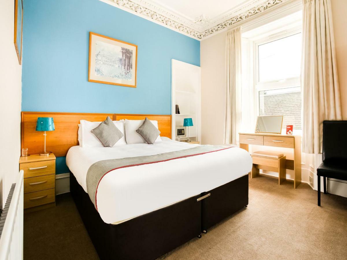 Corner Hotel Карноусті Екстер'єр фото