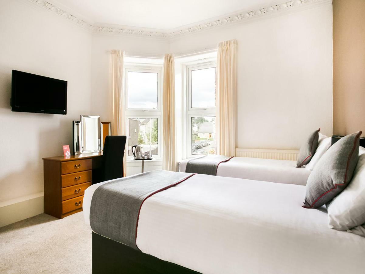 Corner Hotel Карноусті Екстер'єр фото