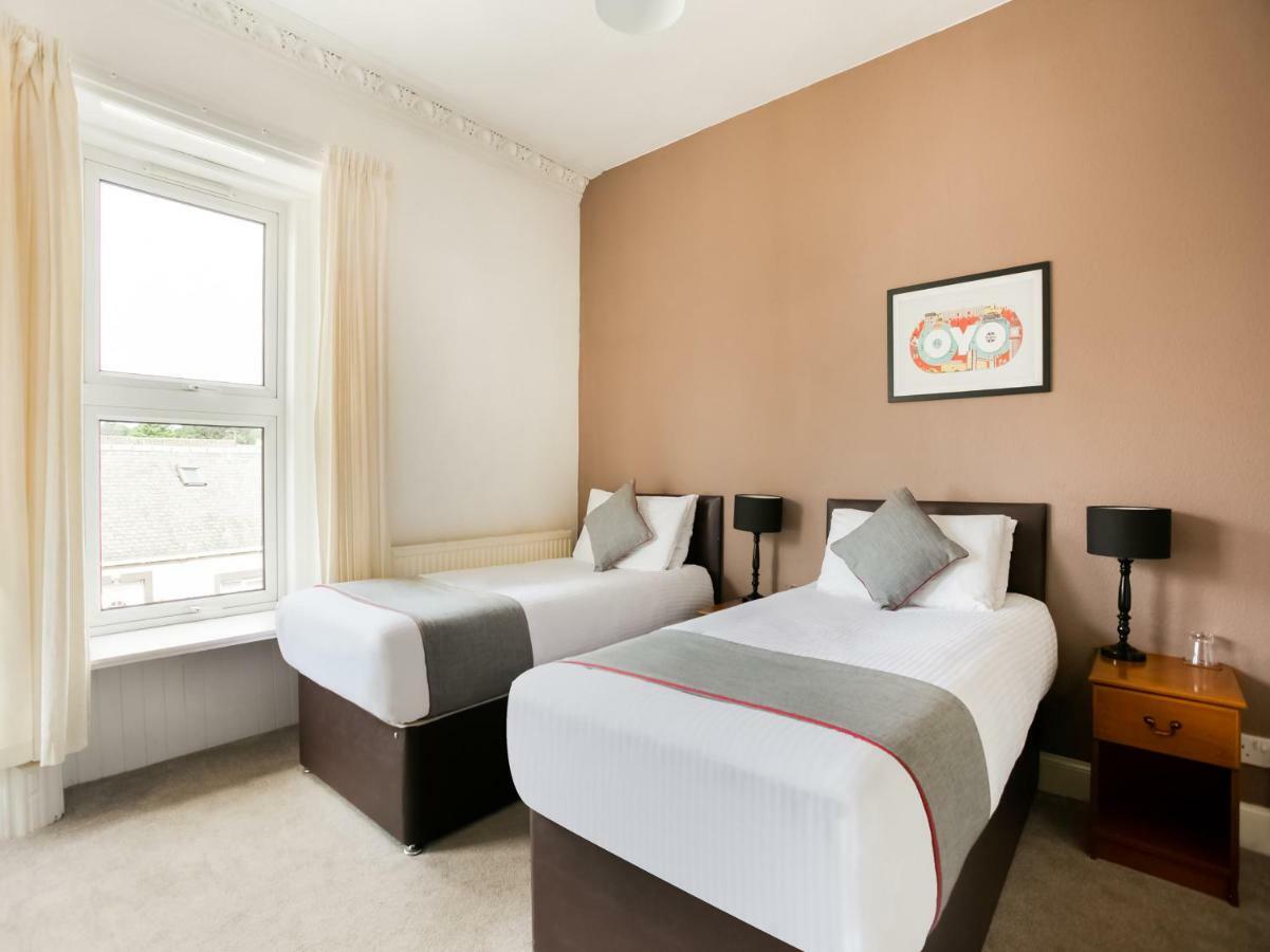Corner Hotel Карноусті Екстер'єр фото