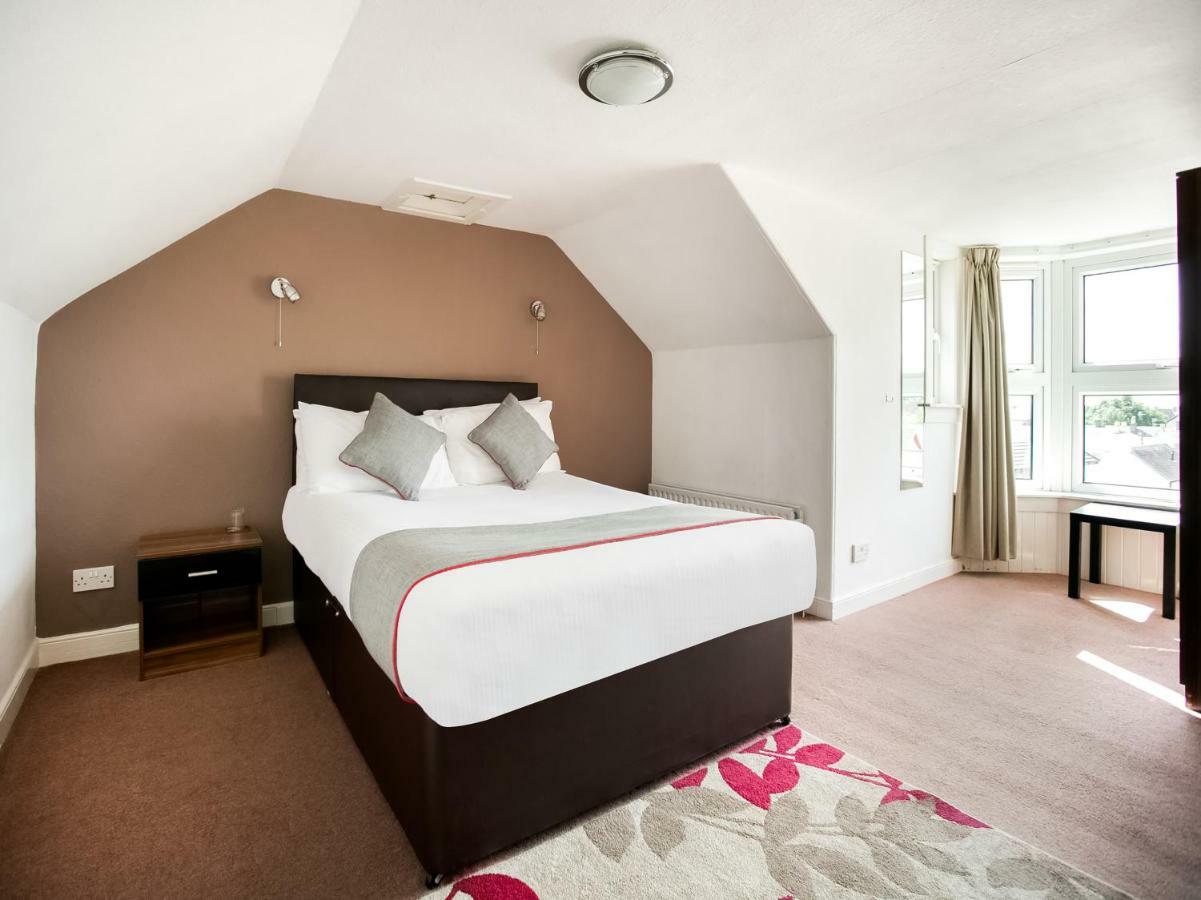 Corner Hotel Карноусті Екстер'єр фото