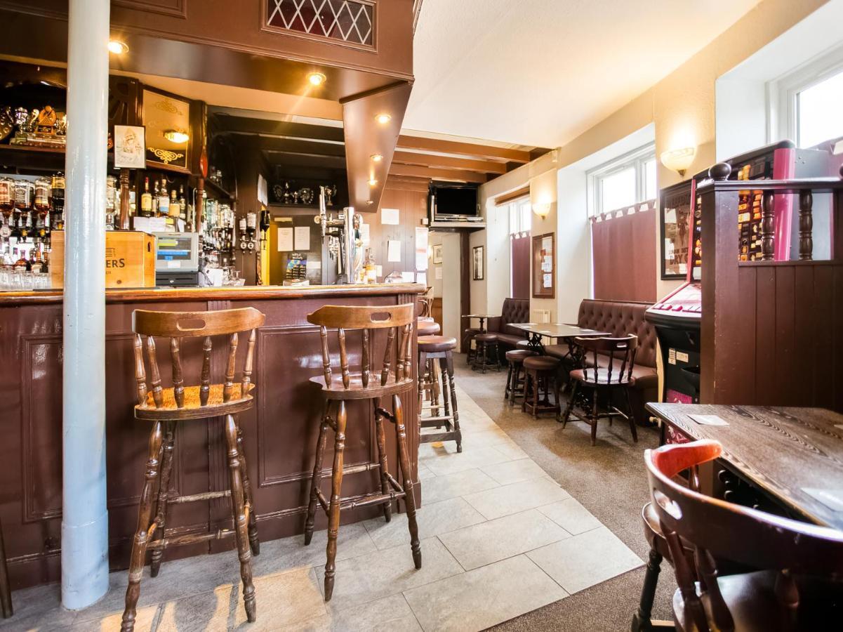Corner Hotel Карноусті Екстер'єр фото